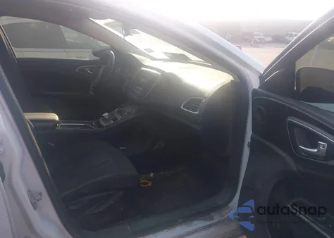 2015 Chrysler 200 Limited из США, поврежденный, VIN 1C3CCCAB1FN574001